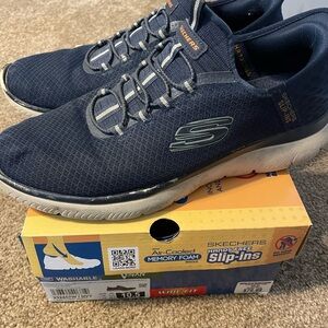 Skechers Men’s 10.5 Wife Fit Navy Hands Free Slip-ins